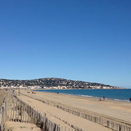 2 Pieces Avec Parking, A 150m De La - Fr-1-338-13 아파트 *