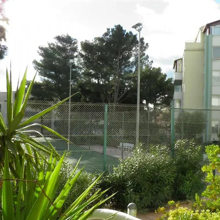 2 Pièces, Tennis, Parking, Proche - Fr-1-338-13 Sète