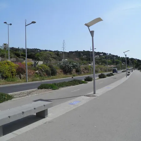Lejlighed 2 Pieces Avec Parking, A 150m De La - Fr-1-338-13
