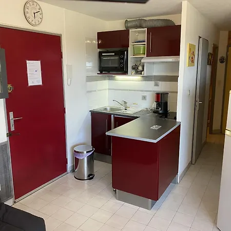 Appartement 2 Pièces, Tennis, Parking, Proche - Fr-1-338-13 *