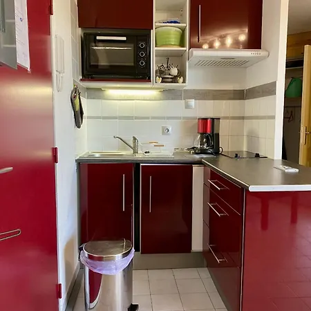 2 Pieces Avec Parking, A 150m De La - Fr-1-338-13 * Sète