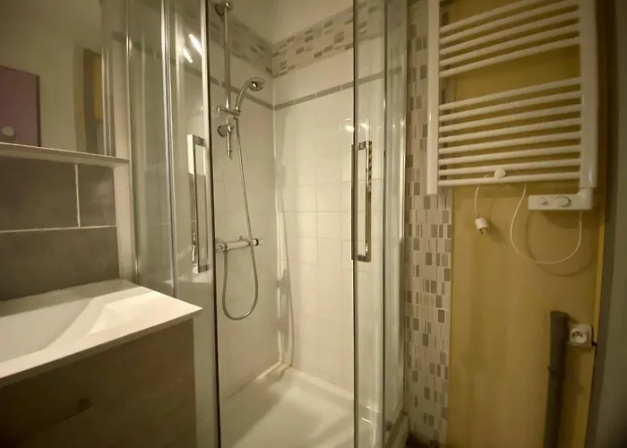 2 Pieces Avec Parking, A 150m De La - Fr-1-338-13 Sète